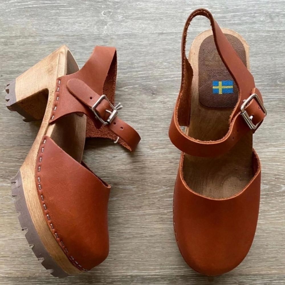 Mia Abba Cognac Clogs Size 38